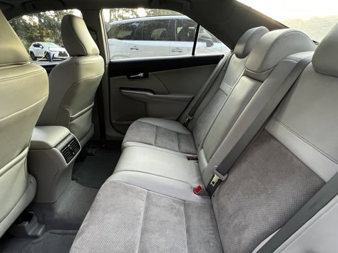 Used 2012 Toyota Camry XLE image 31