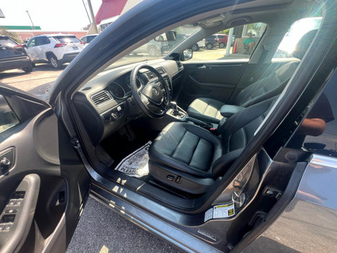 Used 2015 Volkswagen Jetta TDI SEL image 10