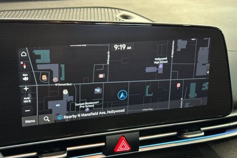 Used 2025 Hyundai Elantra SEL image 18