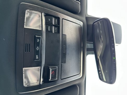 Used 2020 Toyota Tacoma Limited image 29