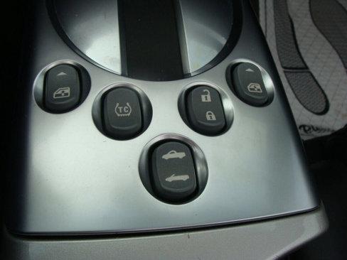 Used 2004 Chevrolet SSR w/ Preferred Equipment Group image 13