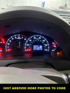 Used 2011 Toyota Camry XLE image 3
