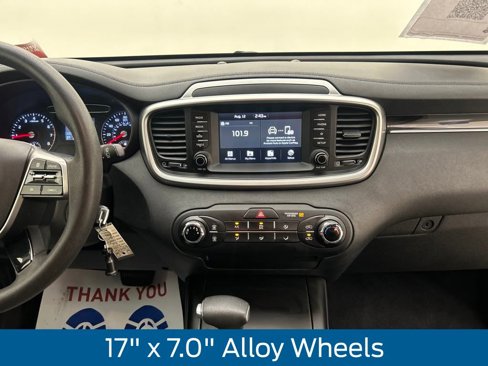 Used 2020 Kia Sorento LX image 26