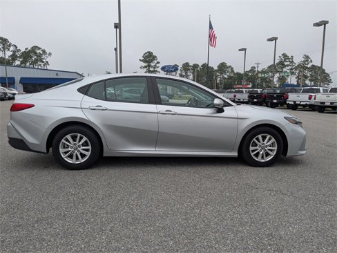 Used 2025 Toyota Camry Hybrid image 3