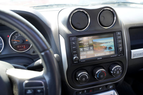 Used 2014 Jeep Compass Latitude w/ Sun/Sound Group image 39