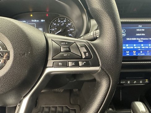 Used 2021 Nissan Kicks SV image 30
