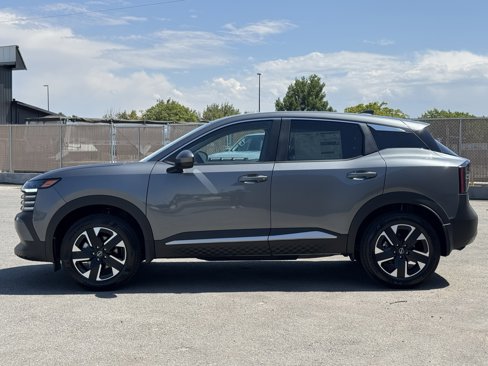 New 2025 Nissan Kicks SV image 4