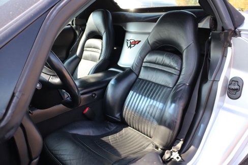 Used 2002 Chevrolet Corvette Convertible w/ Preferred Equipment Group2 image 12