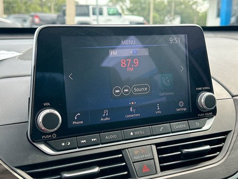 Used 2023 Nissan Altima 2.5 SV image 15
