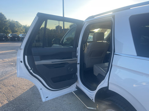 Used 2019 Ford Expedition XLT w/ Equipment Group 202A image 15
