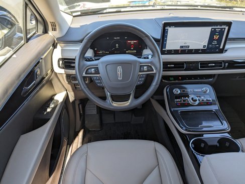 Certified 2023 Lincoln Nautilus AWD w/ Premium Package image 17