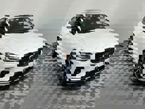 New 2024 Volvo S60 B5 Core w/ Climate Package image 2