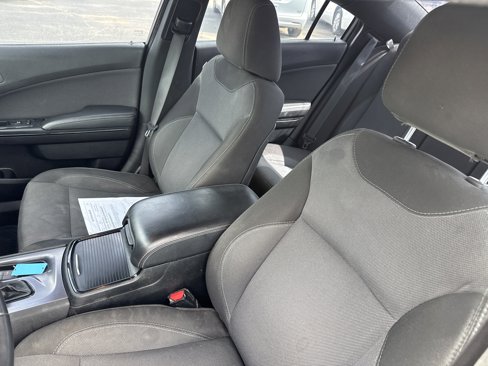 Used 2018 Dodge Charger SXT w/ Blacktop Package image 11