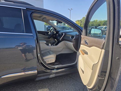 Used 2019 GMC Acadia Denali image 16