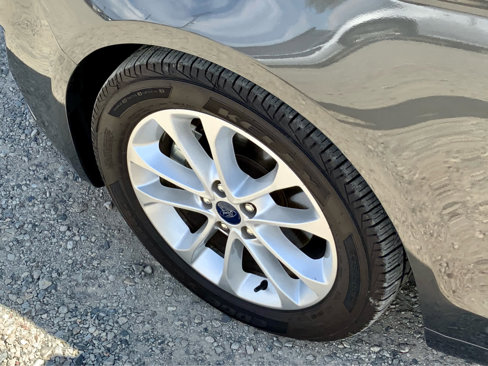 Used 2019 Ford Fusion SE image 19