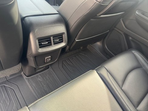 Used 2022 GMC Terrain SLT w/ Infotainment Package II image 23