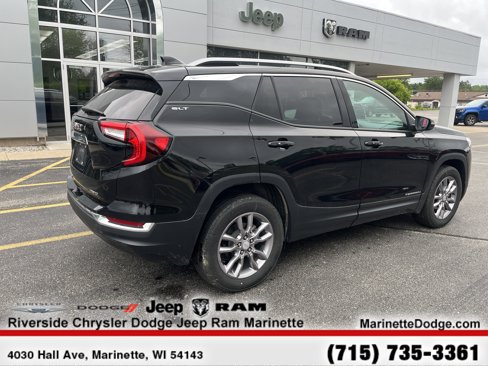 Used 2022 GMC Terrain SLT w/ LPO, Floor Liner Package image 9