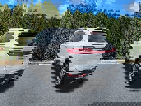 Used 2017 Lincoln MKC Reserve image 6
