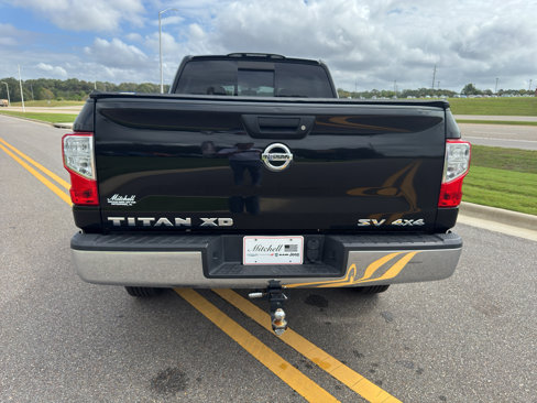 Used 2017 Nissan Titan SV image 12