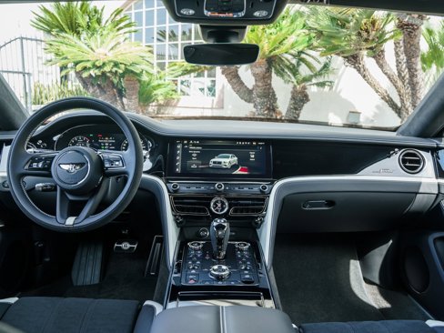 New 2025 Bentley Flying Spur Plug-In Hybrid image 4