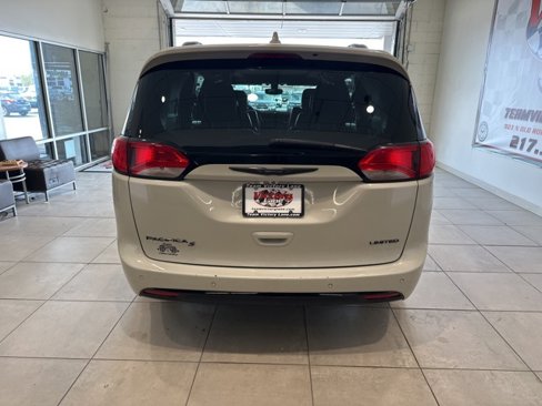 Used 2020 Chrysler Pacifica Limited image 6