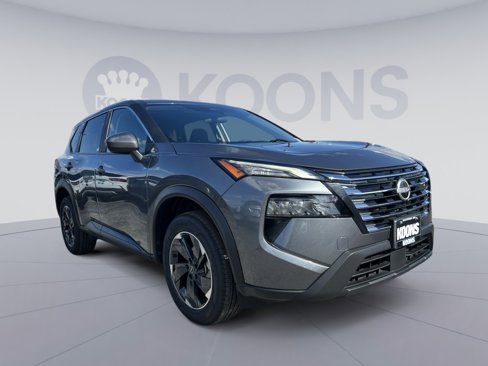 Used 2024 Nissan Rogue SV image 10