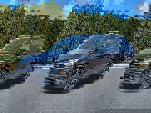 Used 2022 Volkswagen Tiguan SE image 1