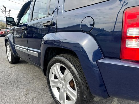 Used 2012 Jeep Liberty Limited Jet image 17