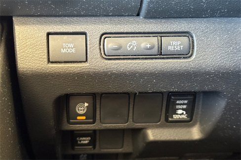 Used 2022 Nissan Frontier SV image 38
