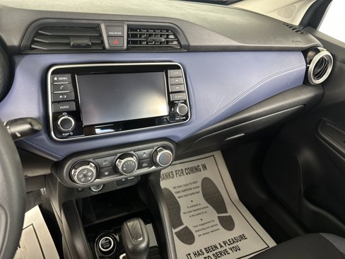 Used 2023 Nissan Versa SV image 4