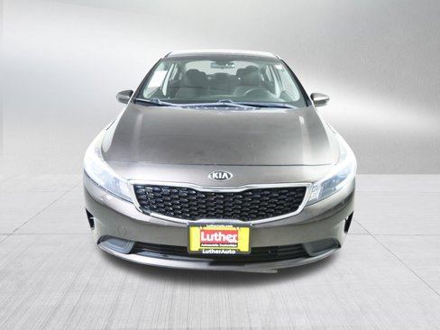 Used 2017 Kia Forte LX image 2