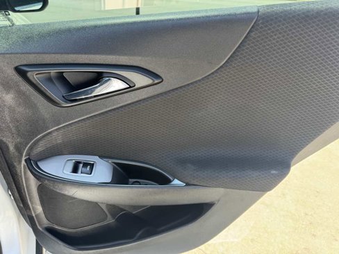 Used 2018 Chevrolet Malibu LT image 25