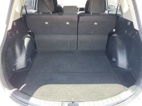 Used 2016 Toyota RAV4 LE image 8