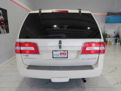 Used 2008 Lincoln Navigator L 2WD image 5