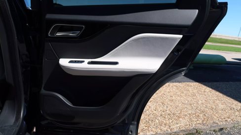Used 2019 Jaguar F-PACE Prestige image 13