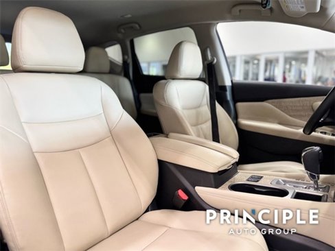 Used 2023 Nissan Murano SV image 14