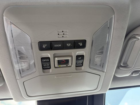 Used 2021 Toyota RAV4 XLE w/ Convenience Package image 19