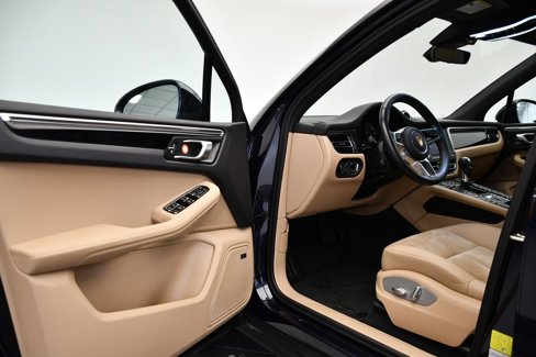 Certified 2021 Porsche Macan image 40
