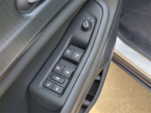 New 2025 Jeep Grand Cherokee L Altitude image 19