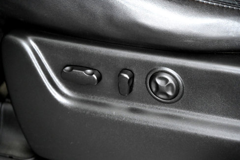 Used 2011 Cadillac Escalade ESV Luxury image 17