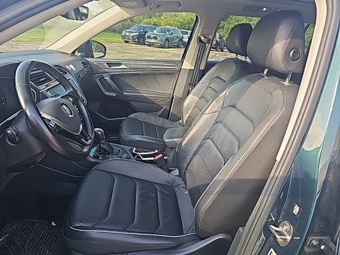 Used 2019 Volkswagen Tiguan SEL Premium image 9