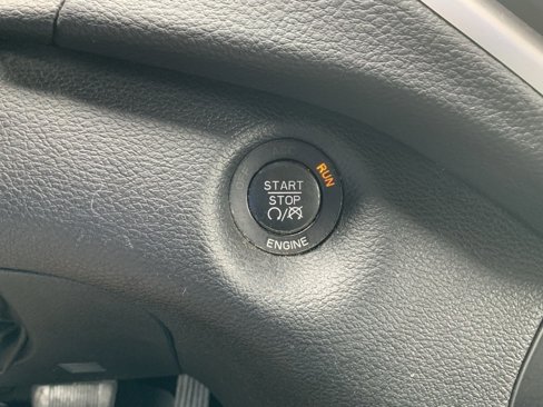 Used 2014 Jeep Cherokee Latitude w/ Comfort/Convenience Group image 31