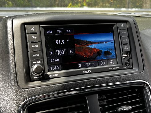 Used 2019 Dodge Grand Caravan SXT image 17
