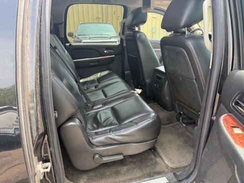 Used 2012 Chevrolet Suburban LTZ image 21