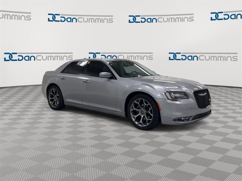 Used 2015 Chrysler 300 S image 2