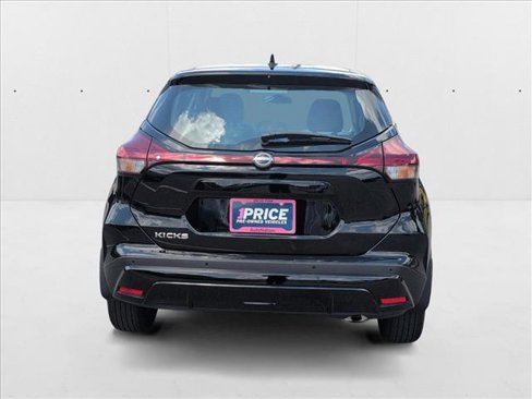 Used 2023 Nissan Kicks S image 6