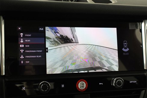 Certified 2025 Porsche Macan image 17