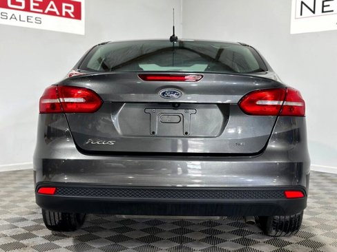 Used 2017 Ford Focus SE image 5