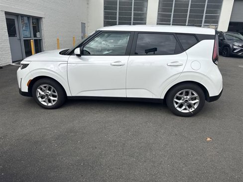 Used 2024 Kia Soul LX w/ Option Group 015 image 3