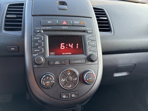 Used 2013 Kia Soul + w/ Audio Pkg image 3